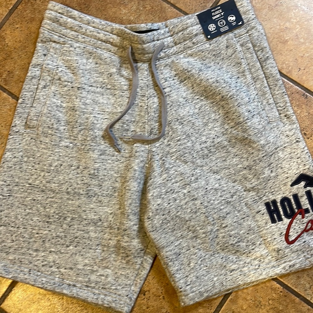 Men’s hollisters sweat shorts size medium